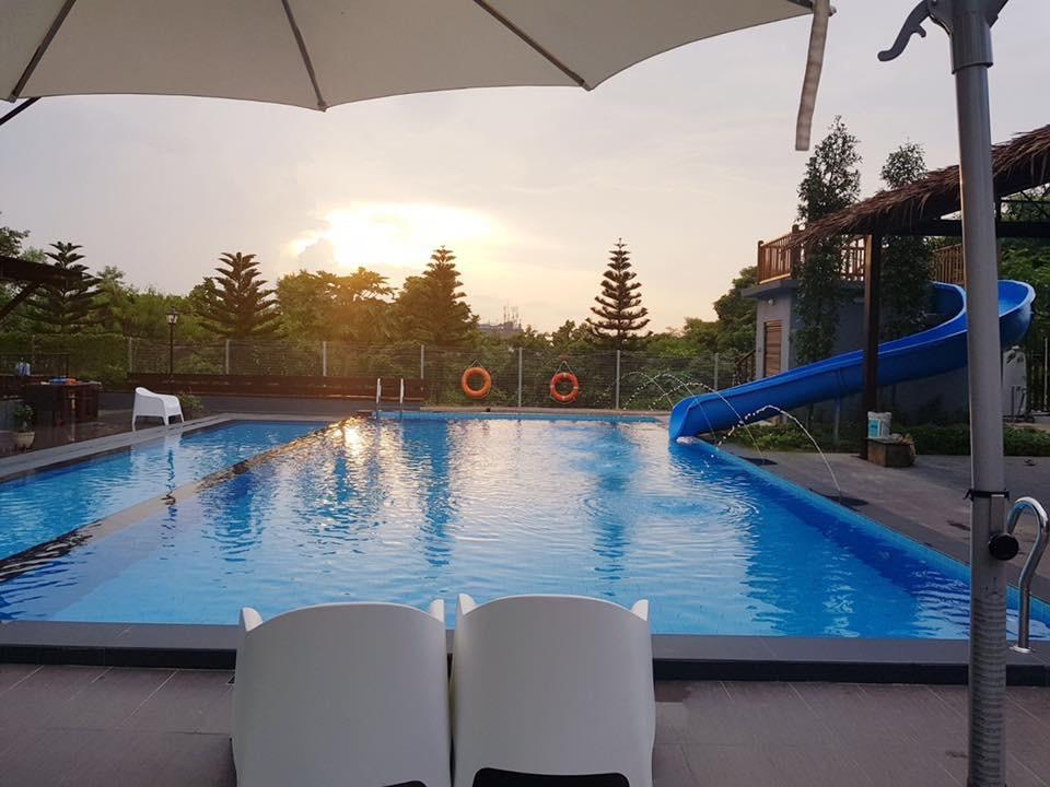 Kluang Container Swimming Pool Hotel Exterior photo